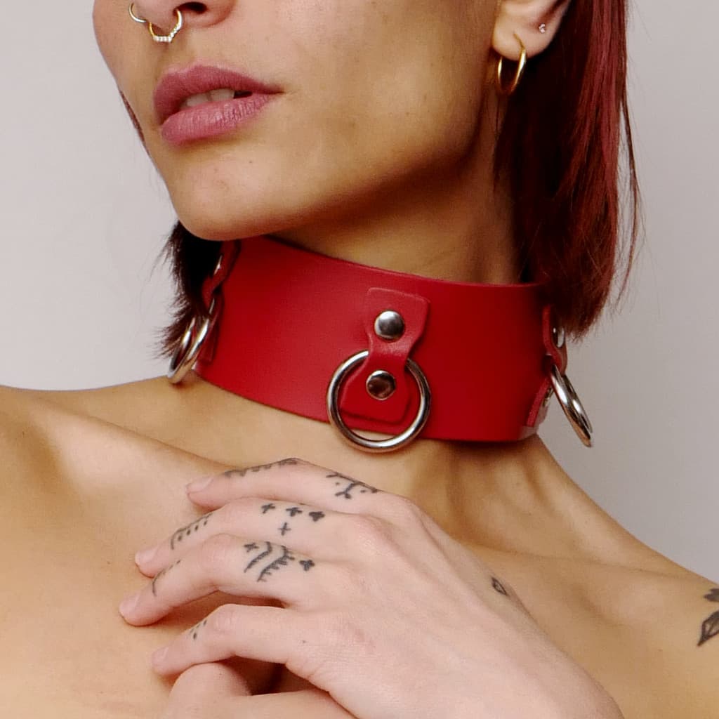 Collier en cuir Collection Anneaux Rouge — vue 1